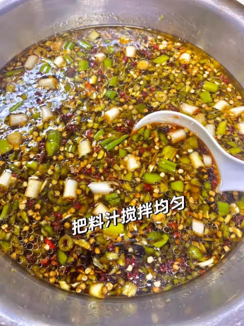 夏天「豬蹄」這樣吃，酸酸辣辣超級過癮！