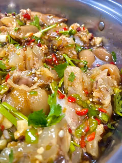 夏天「豬蹄」這樣吃，酸酸辣辣超級過癮！