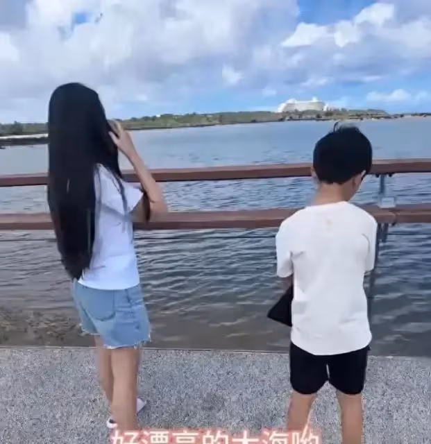 當挨罵成了人生的必修課，43歲的汪小菲一邊直播，一邊感恩