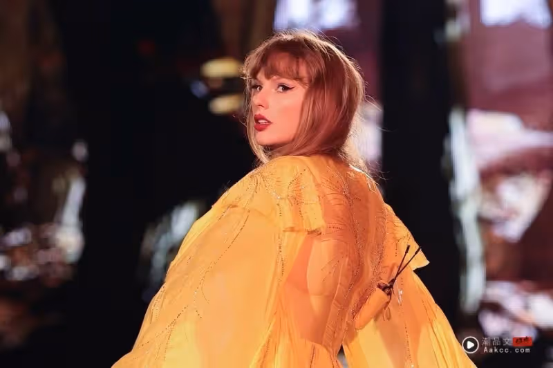 Taylor Swift突襲兒童醫院送溫暖！孩童見到偶像驚呆成表情包！