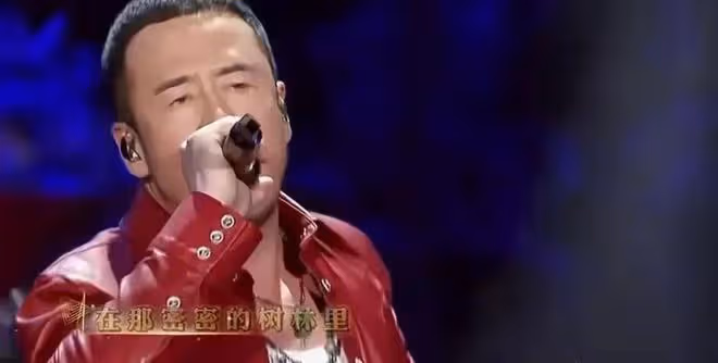 編劇痛批楊坤篡改《游擊隊之歌》後,法律專家建議給藝人立規矩