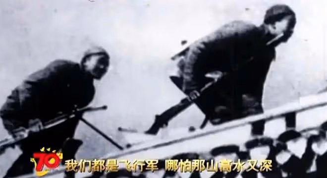 編劇痛批楊坤篡改《游擊隊之歌》後,法律專家建議給藝人立規矩