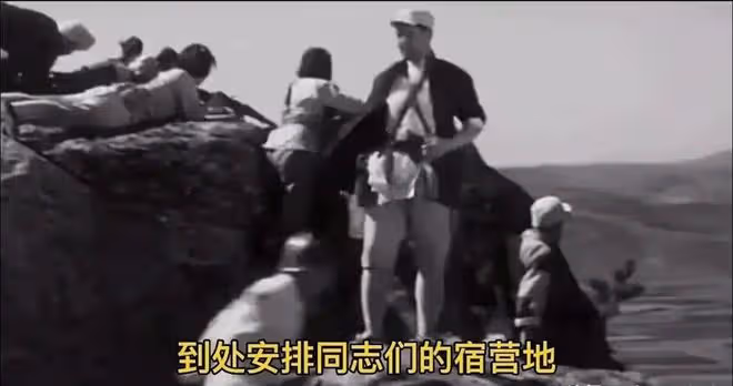 編劇痛批楊坤篡改《游擊隊之歌》後,法律專家建議給藝人立規矩