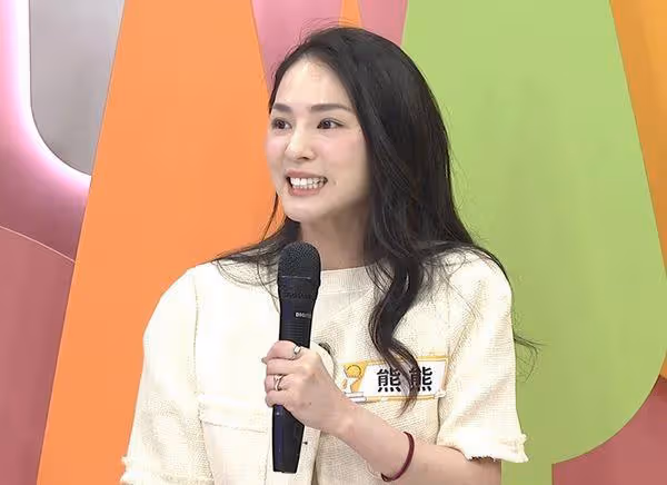 啦啦隊女神錄影完對乃哥下跪道歉 巫苡萱證實了:「就是我」