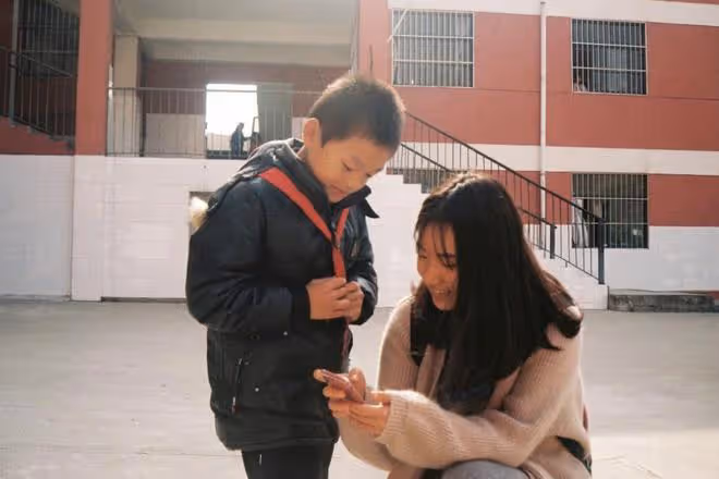 婆婆生病，老公讓我給6萬，我樂了：婆婆每月9000退休金哪去了？