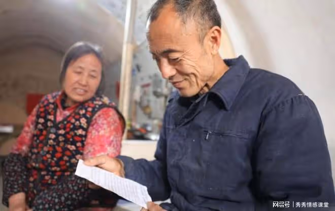 每月5千退休金，手握40萬存款的老人，沒管住下半身晚年淒涼