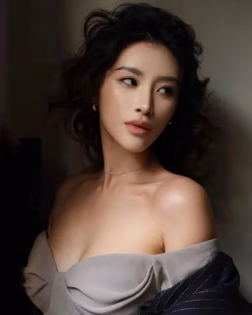 TVB港姐咪神近年曝光率大減!曬性感寫真!這次卻遭網友狠批:風塵味太重