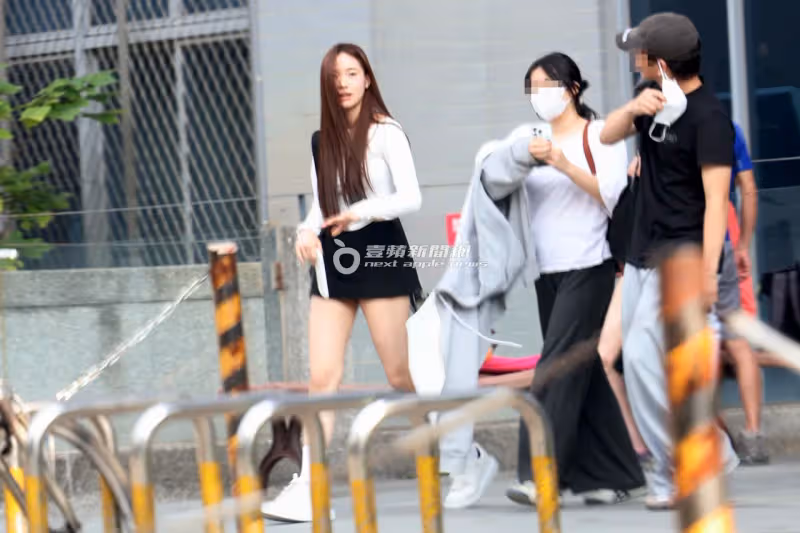 壹蘋10點強打｜小S次女Lily見媽哭未走出傷痛　露絕對領域不想當明星（狗仔直擊）