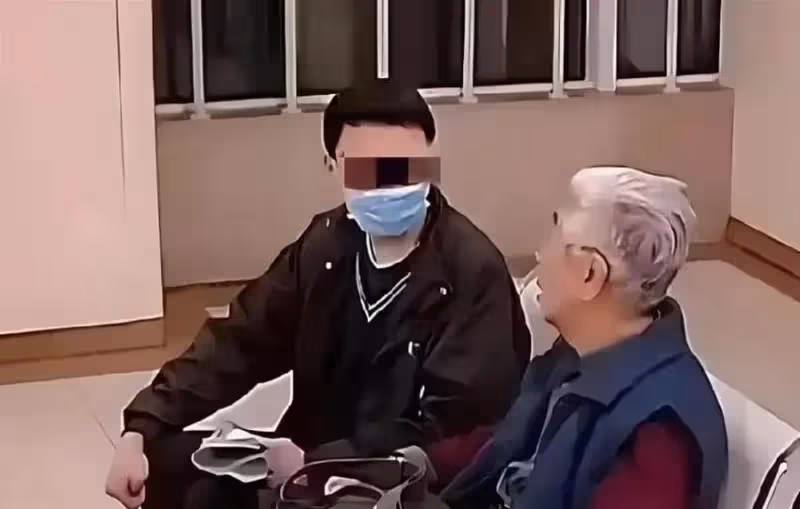 「新型不孝」比啃老更可怕！很多父母渾然不知，還逢人就炫耀