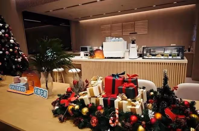 造車十一年,巨虧1300億,李斌被靈魂拷問:蔚來什麼時候倒閉?