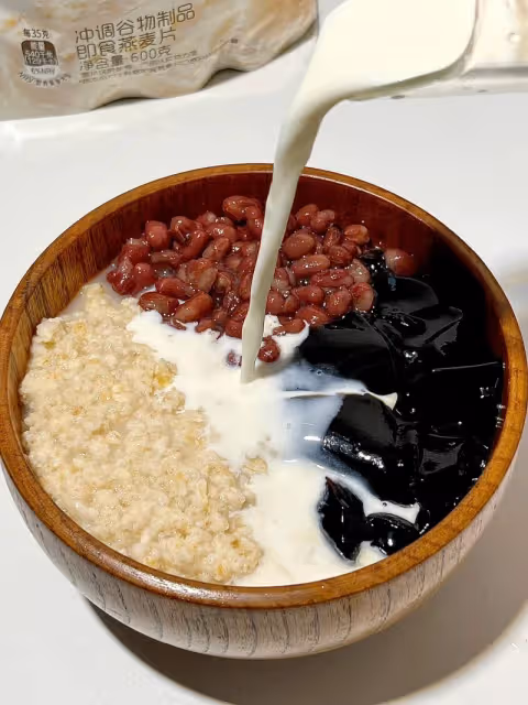 建議秋冬都去試試這個糯嘰嘰的燕麥糖水！