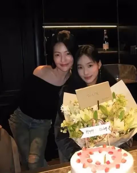 小s二女兒出街被拍,身材與精修圖差距大,坦言小s生日心情還不錯