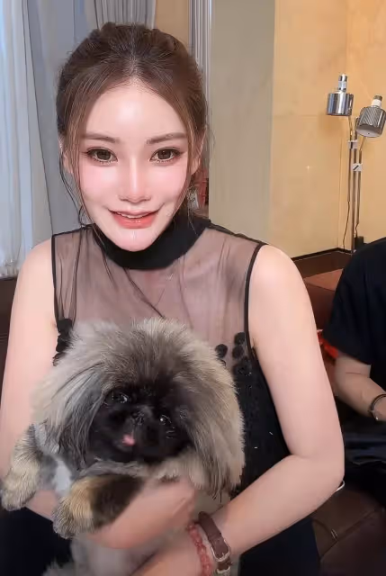 汪小菲家熱鬧了！全員到他家吃烤全羊！馬筱梅黑紗裙，高跟鞋跳舞