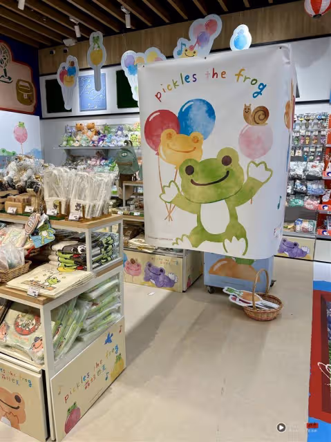展現時尚態度！舒華變身SKECHERS代言人　萌蛙匹克約你到南港拍限定照