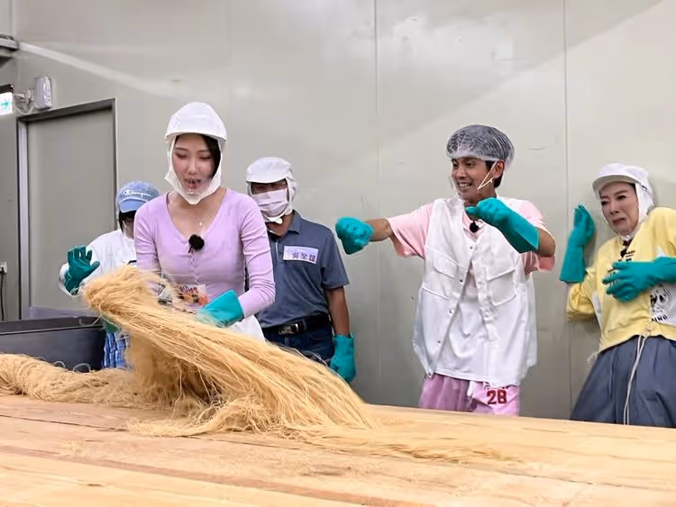 女星出外景「發功」！幫米粉「秀秀」　阿翔、楊繡惠嚇到