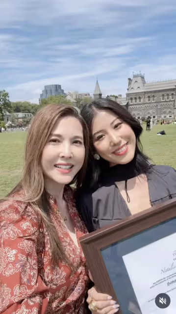 港產片女神女兒高大學畢業!21歲性感又靚麗!被贊最有潛力星二代
