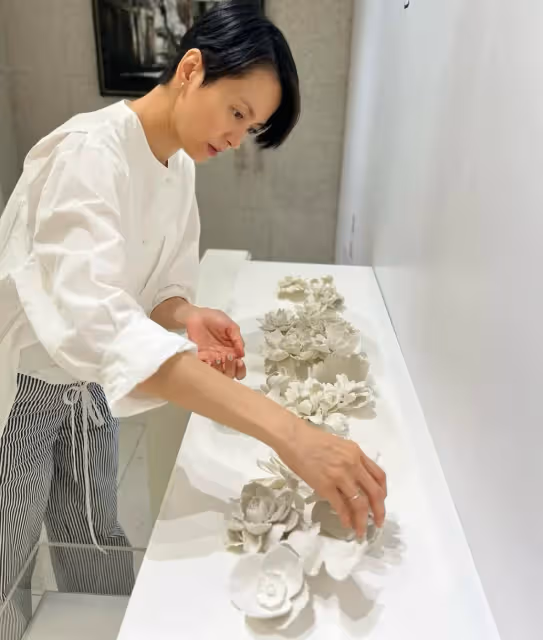 野生女神梁詠琪台灣鶯歌現芳蹤　10歲超萌混血女兒也來了