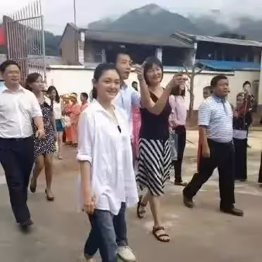 S媽黃春梅弄巧成拙，記錯與女兒做公益時間，那時候汪小菲還是她女婿