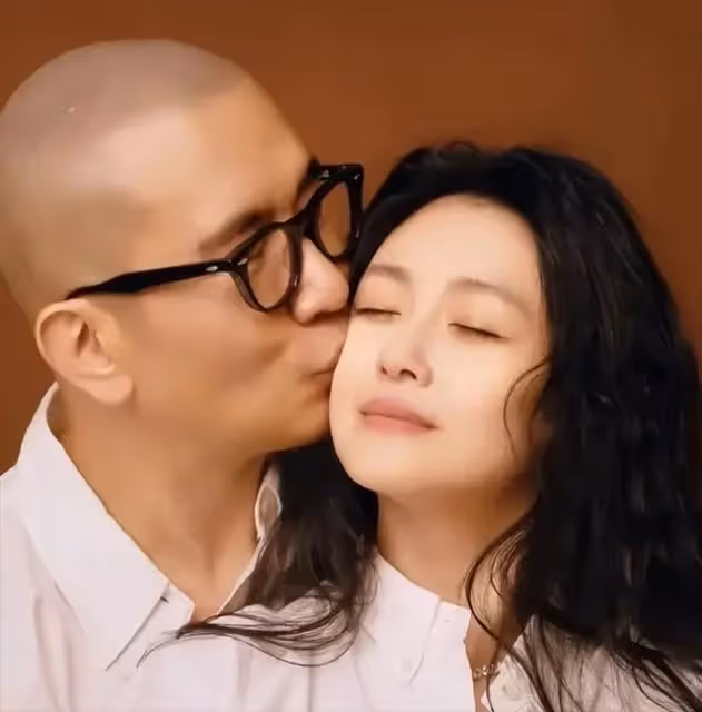 S媽黃春梅弄巧成拙，記錯與女兒做公益時間，那時候汪小菲還是她女婿