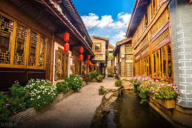 國慶節，丈夫丟下坐月子妻子帶父母旅遊，7天後發現家門被換鎖了。