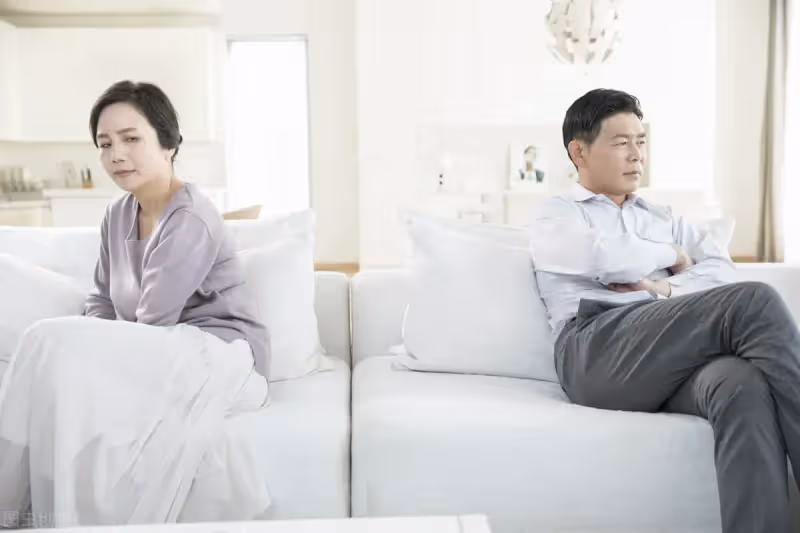 外婆葬禮結束後，52歲母親撕掉了外婆留下的遺書，和舅舅斷絕關係