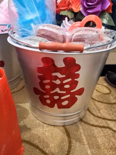 我把婆婆養老金給親弟買房，婆婆住院用錢卻傻了，老公怒了：離婚。