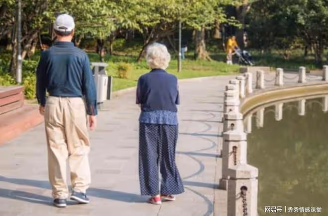 65歲大媽怒斥再婚老伴：吃我的，住我的，還要我給你兒子出彩禮？