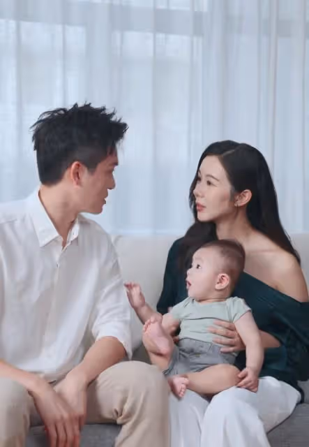 港姐麥明詩產後身材升級!穿白色抹胸裙上圍豐滿!回應是否要三年抱兩
