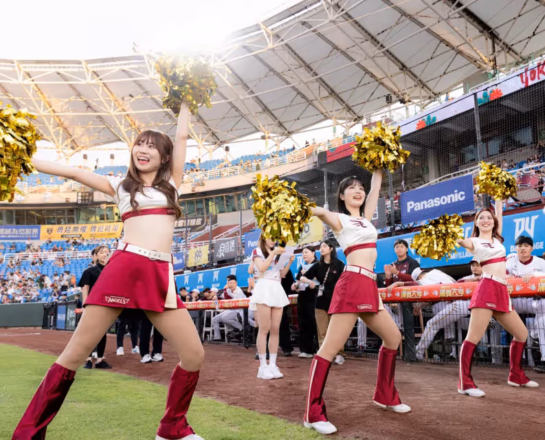 日籍樂天女孩Kaho見到前同事「差點落淚」　興奮送上台灣珍奶