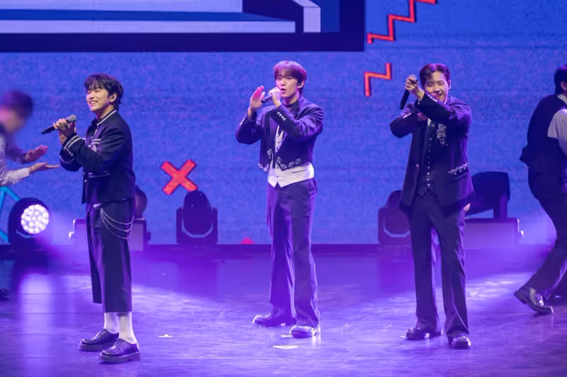 B1A4台北合體ONF狂撒錢！還沒唱完就喊話「7天後再來」