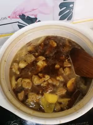 土豆燉牛肉，多吃肉禦寒