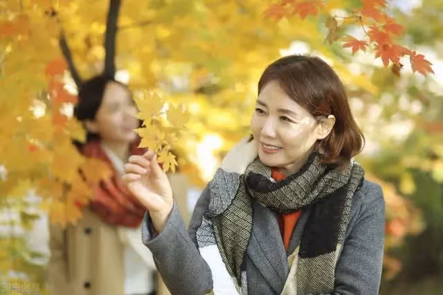 「我病了，AA制多年，也該取消了」「我在旅遊，別打擾我」