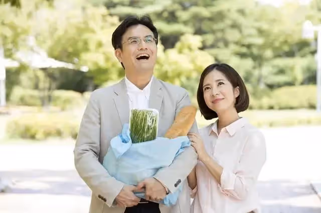 58歲離婚男人：再婚四年，妻子提個要求，我才知我一直都是工具