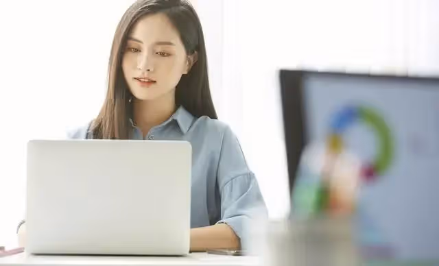 「老婆，AA制還繼續嗎，你母親病了」「繼續」
