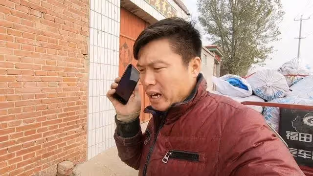 因彩禮怨哥哥，父母過世後我不再回娘家，10年後哥哥找我借5萬