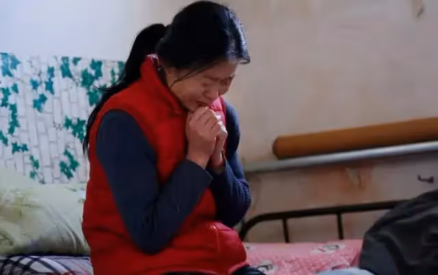 因彩禮怨哥哥，父母過世後我不再回娘家，10年後哥哥找我借5萬