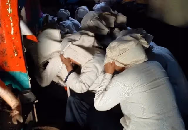 母親突然離世，小姨要嫁父親遭反對，如今每年春節拜年全家人笑了