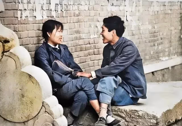 母親突然離世，小姨要嫁父親遭反對，如今每年春節拜年全家人笑了