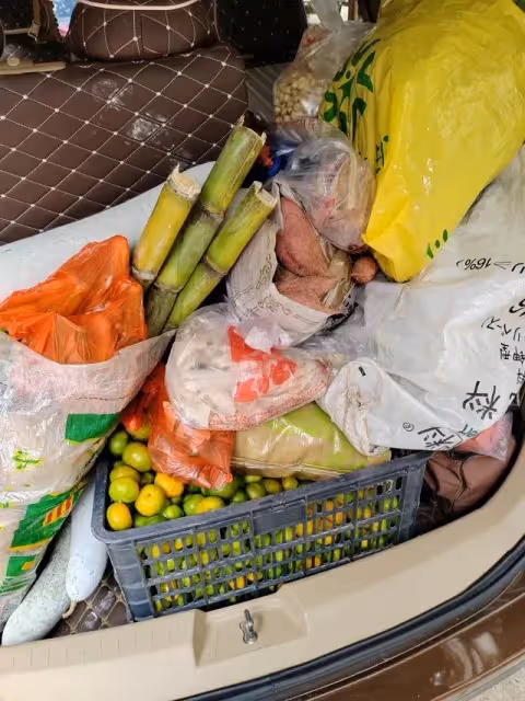 父母過世後，大年初二我不再回娘家，初四一大早叔嬸找上門來了
