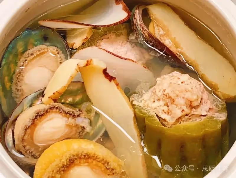 巨愛這個夏日湯！湯色雖清 湯味超鮮！！