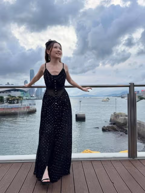 TVB離巢小花暴瘦胸骨現形令人擔憂!曾被父親連累,遭網民攻擊:沒樣沒身材!