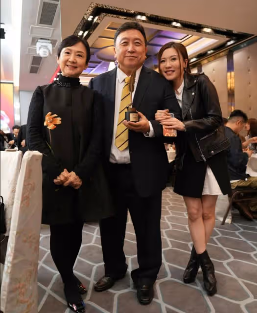 TVB離巢小花暴瘦胸骨現形令人擔憂!曾被父親連累,遭網民攻擊:沒樣沒身材!