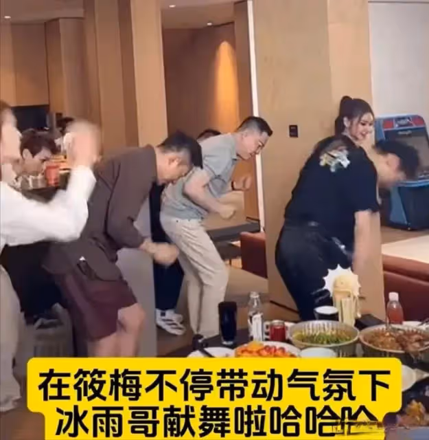 汪小菲馬筱梅直播間跳舞，被網友嘲沒品，不蹭大S只能「不要臉」