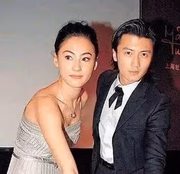 45歲張柏芝活成女王！謝霆鋒牽舊愛出行，網友：誰後悔誰輸！