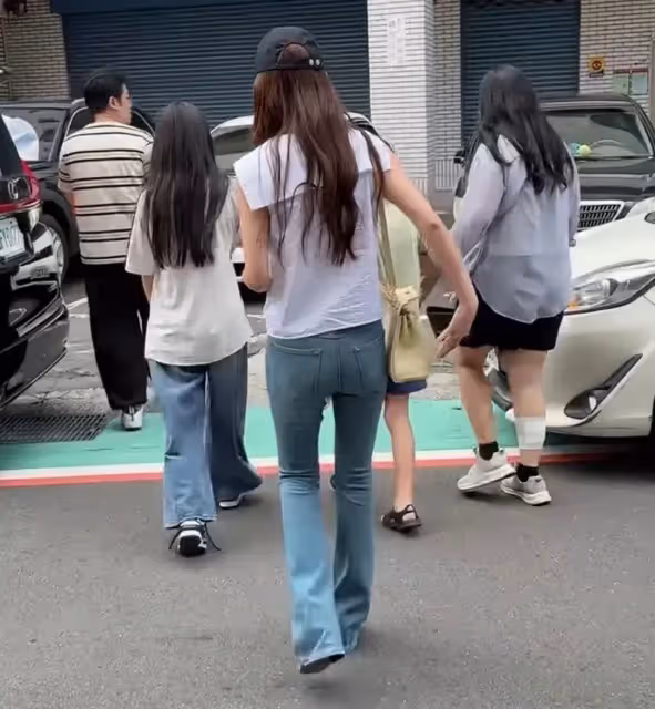 汪小菲倆孩子有多依賴馬筱梅！玥兒找她問作業！霖霖找她談心！