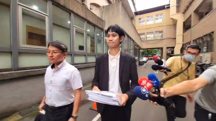 開庭罕同框家寧　Andy生日洩267字心聲！認了「壓力喘不過…」