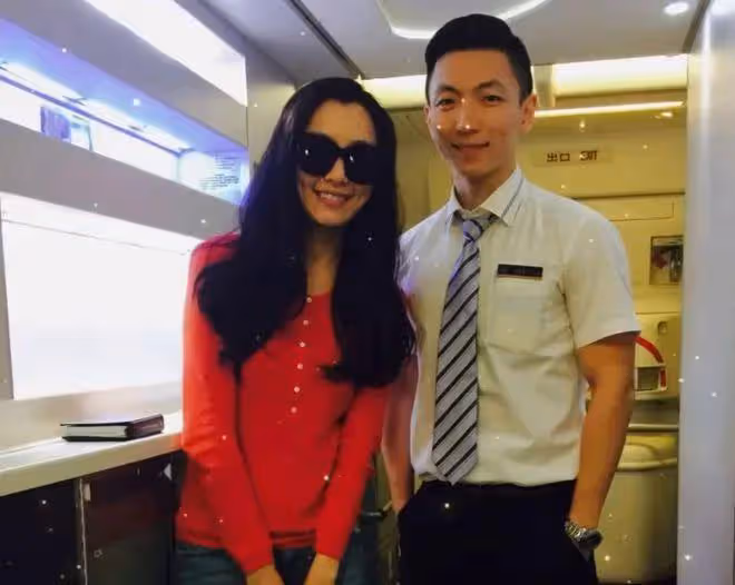 38歲南航空少靜江去世！八塊腹肌顏值超高，選擇在美國治療惹爭議