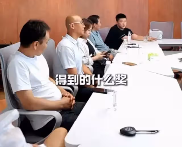 汪小菲曬麻六記加盟商會議,希望品牌成為大家的驕傲,努力上進中