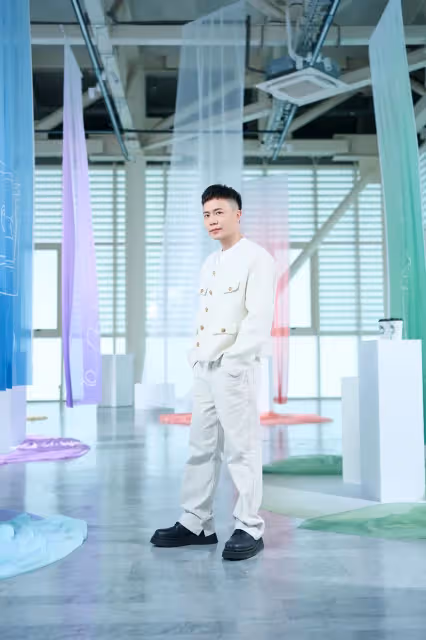 蕭秉治情歌寫到跨世代！遇學生齊聲合唱驚：你們應該還很小吧？
