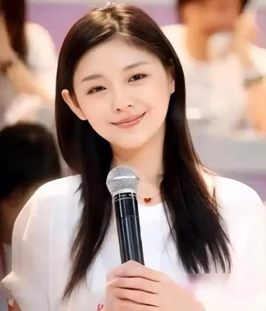 很多人不明白汪小菲為什麼偏愛女兒,其實比起弟弟姐姐承受的更多